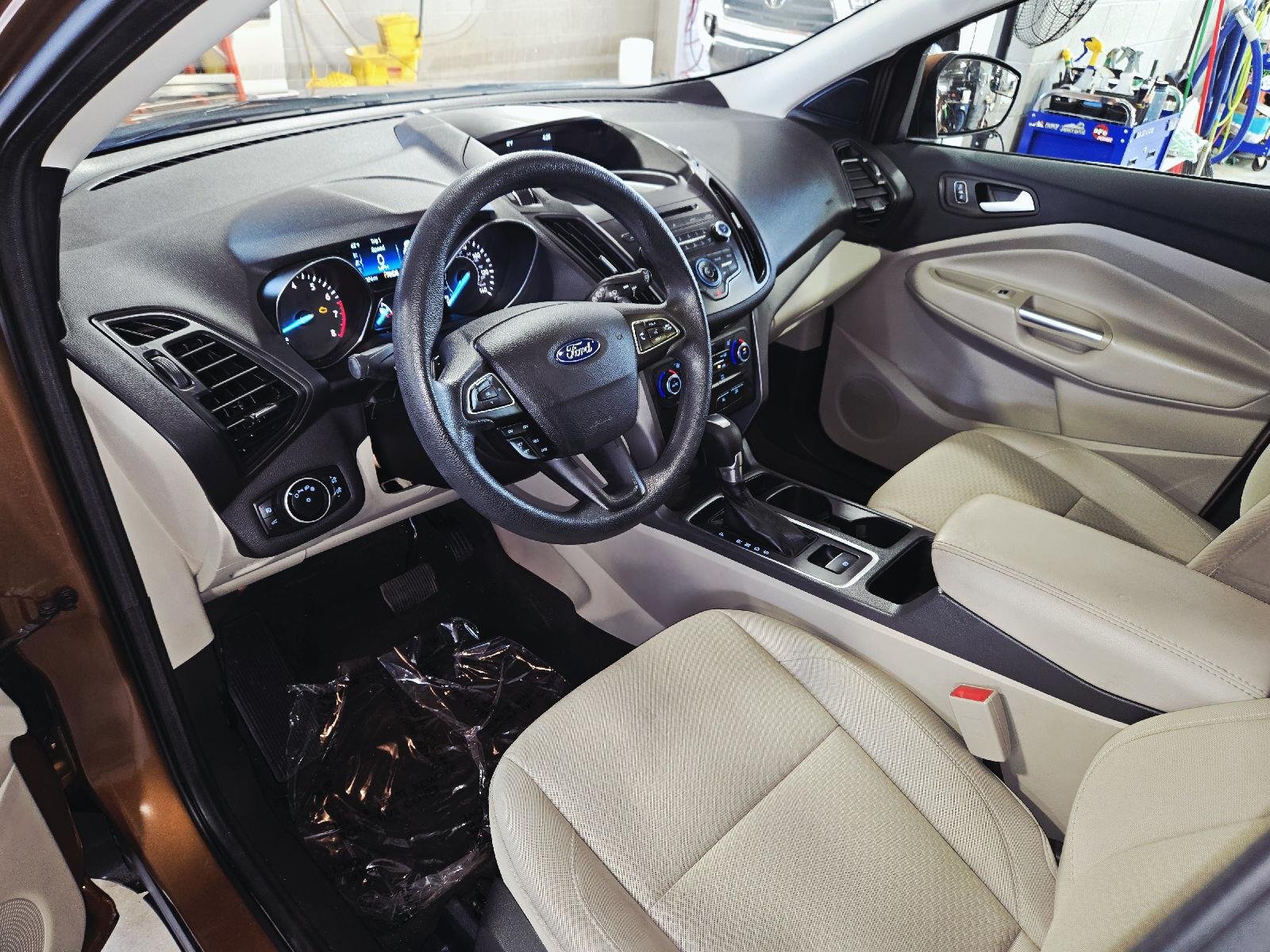 Used 2017 Canyon Ridge Ford SE image 27