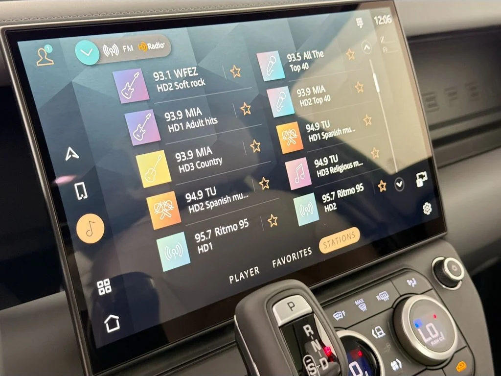 New 2026 Carpathian Grey Land Rover X-Dynamic SE image 15