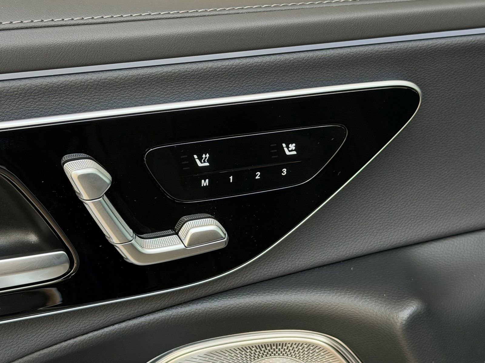 New 2026 Obsidian Black Metallic Mercedes-Benz E 450 image 34