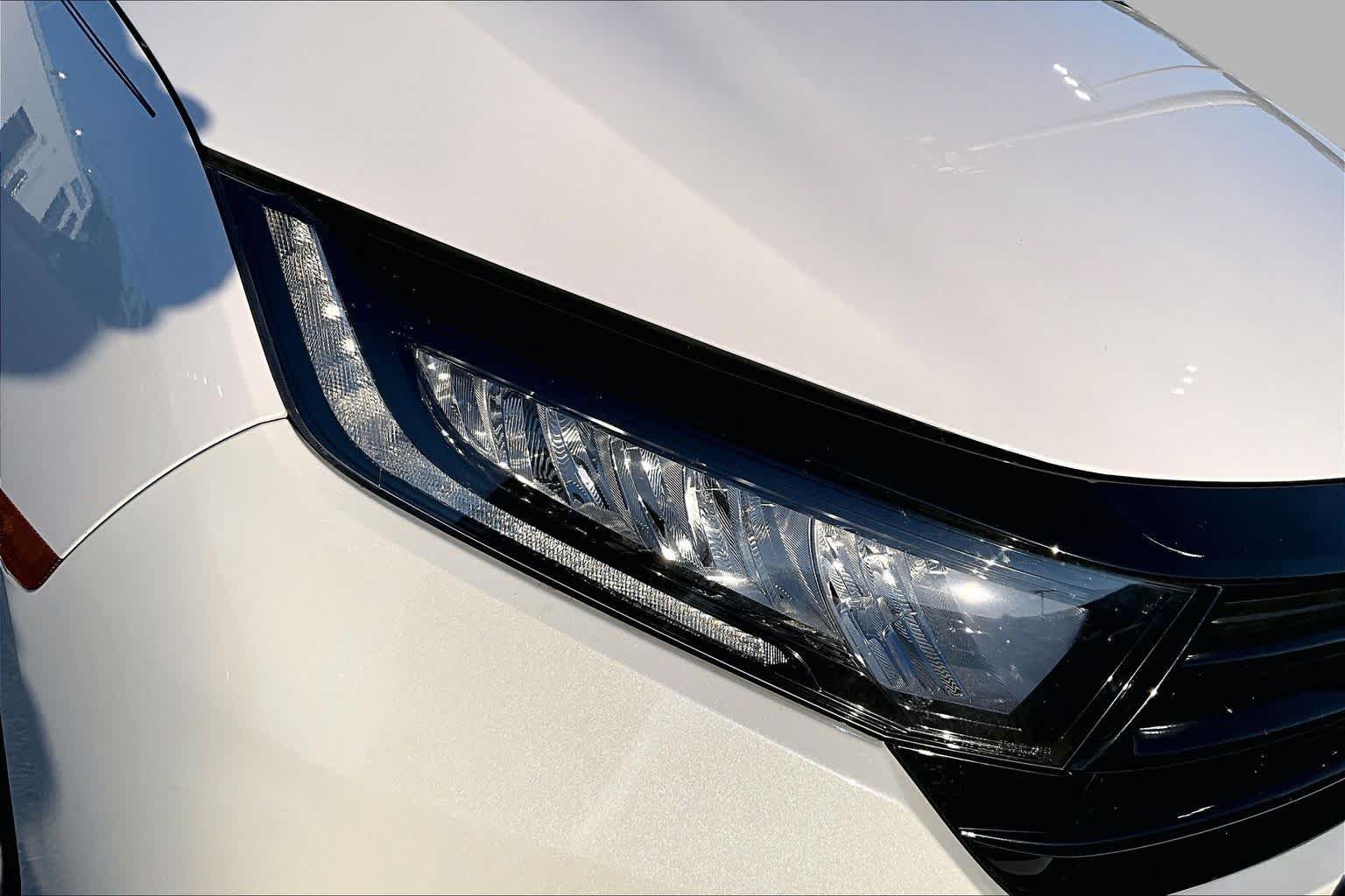Used 2024 Platinum White Pearl Honda Sport image 28