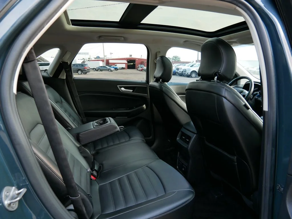 Used 2016 Blue Ford SEL image 8