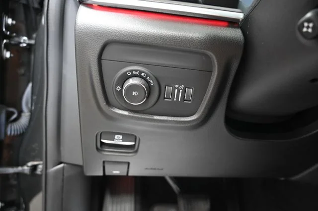 Used 2022 Gray Jeep Overland image 30