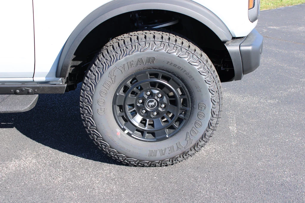 New 2026 Avalanche Gray Ford Badlands® image 21