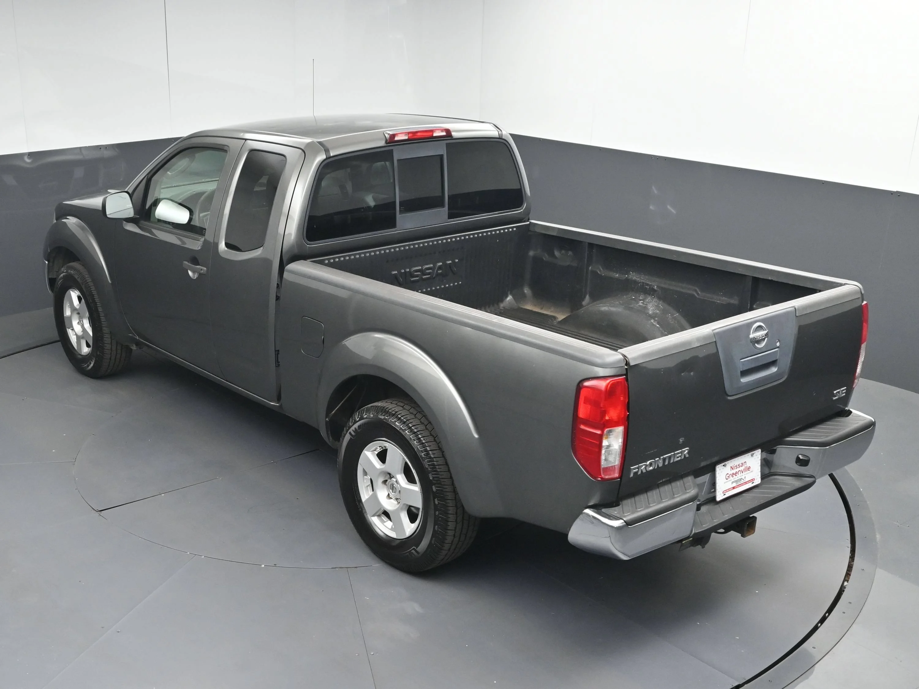 Used 2007 Storm Gray Nissan SE image 29