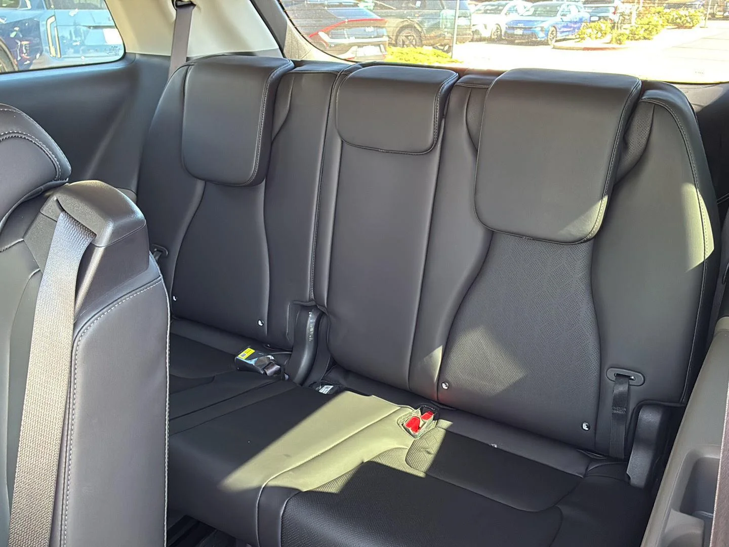 New 2027 Ceramic Silver Kia LXS image 10