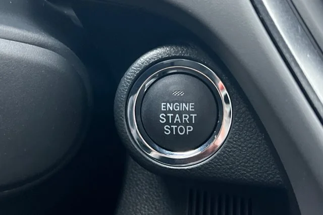 New 2027 CRYSTAL WHITE PEARL Subaru Premium image 19