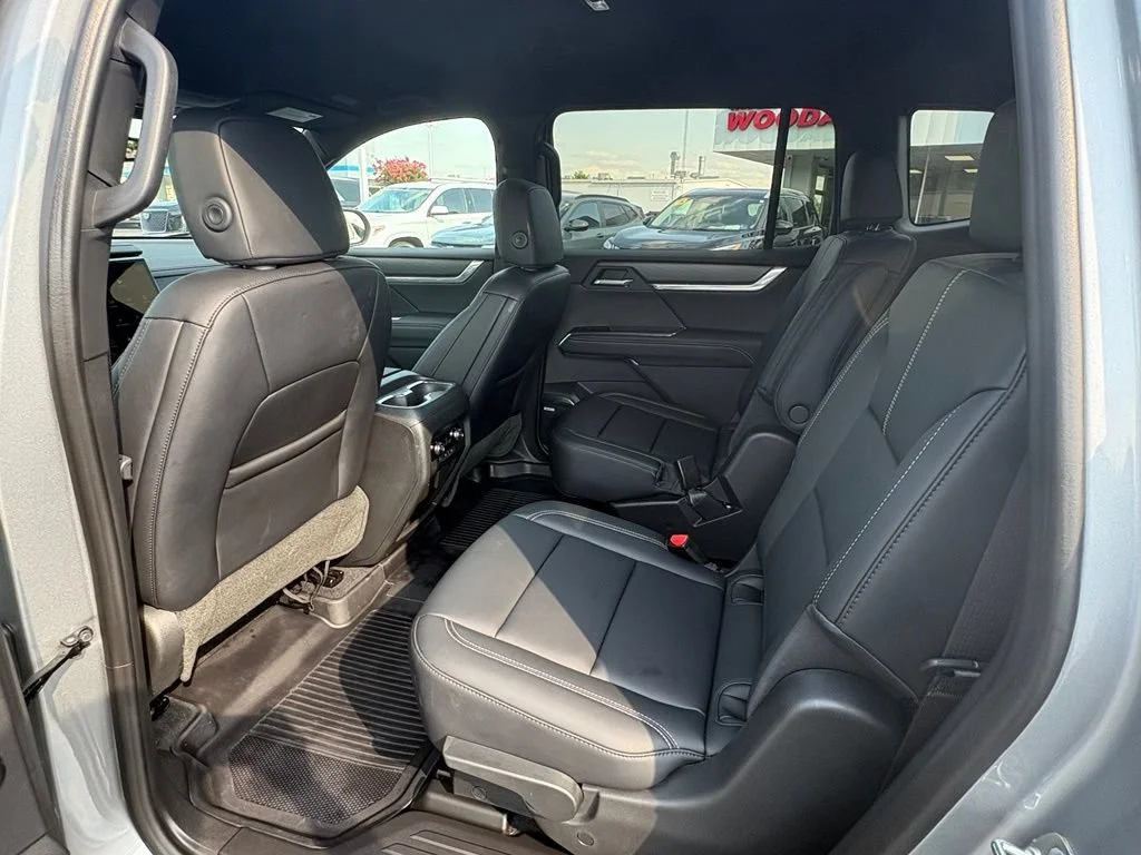 Used 2026 Sterling Metallic GMC Elevation image 18