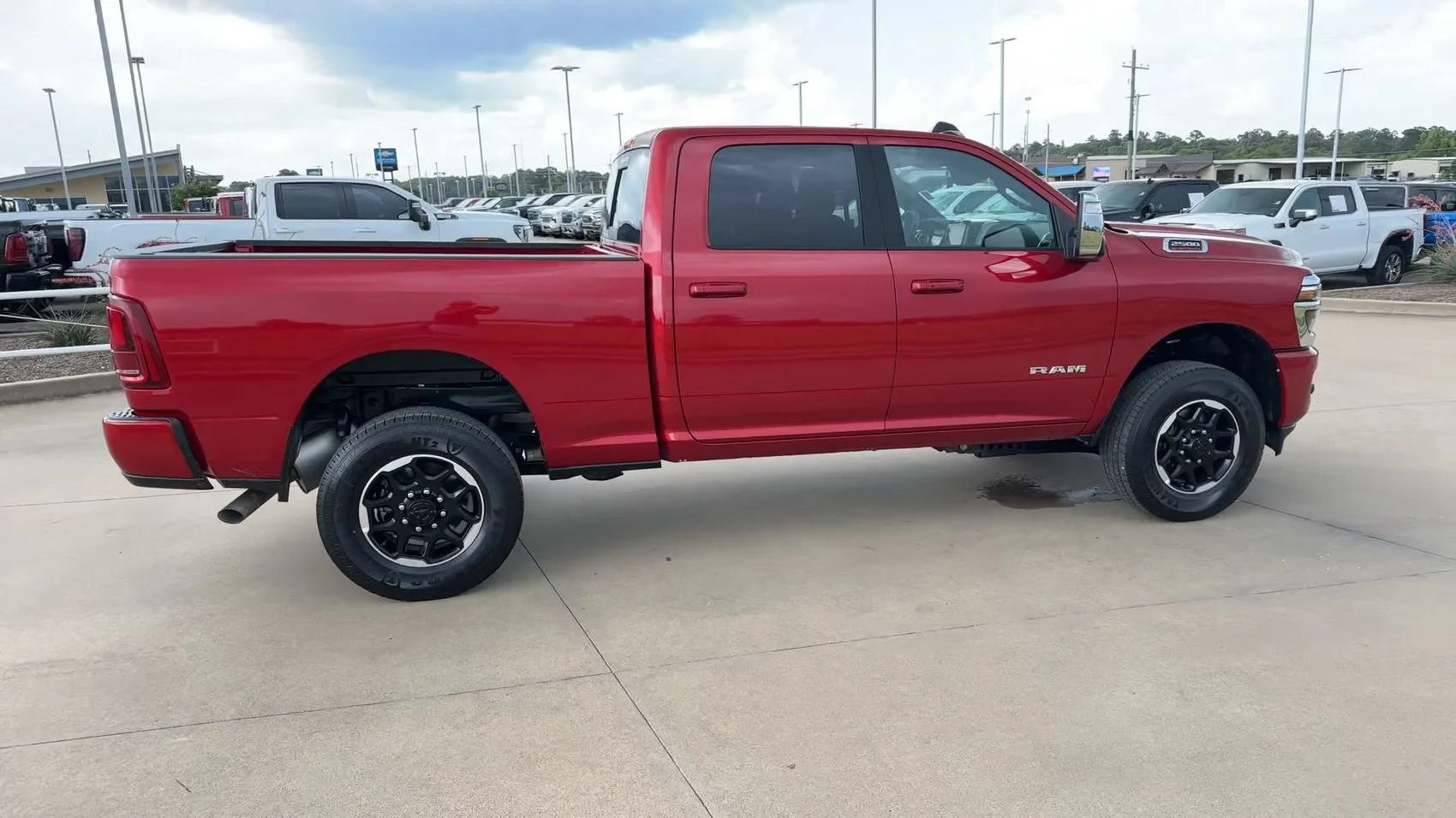 Used 2026 Molten Red Pearlcoat Ram Laramie image 9