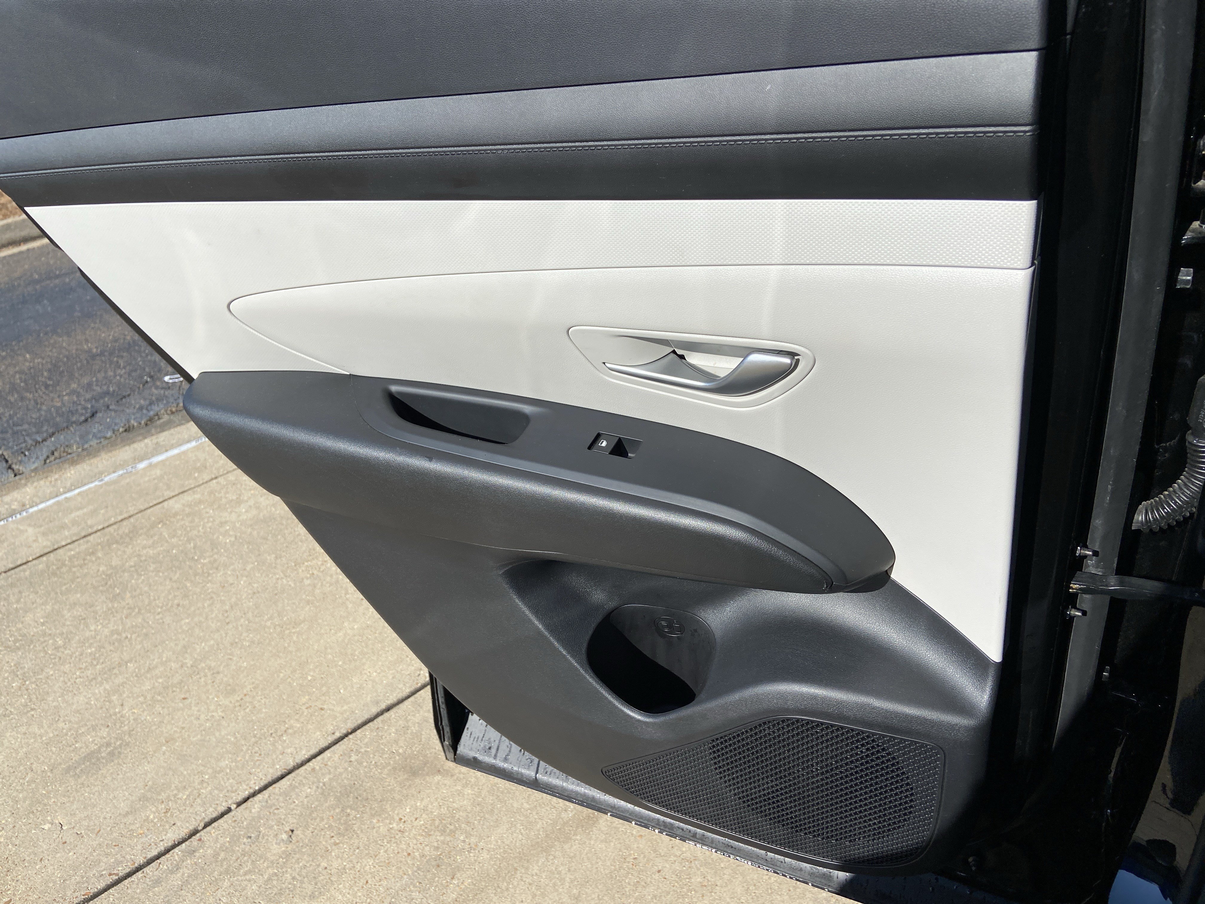 Used 2025 Phantom Black Hyundai SE image 49