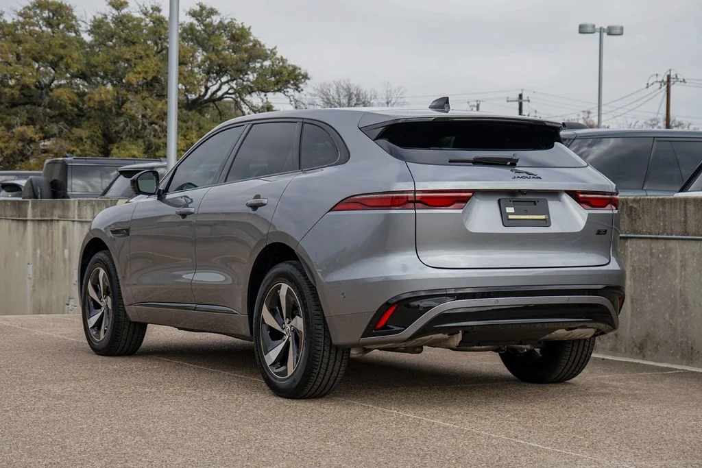2026 Jaguar F-Pace R-Dynamic S - Photo 8