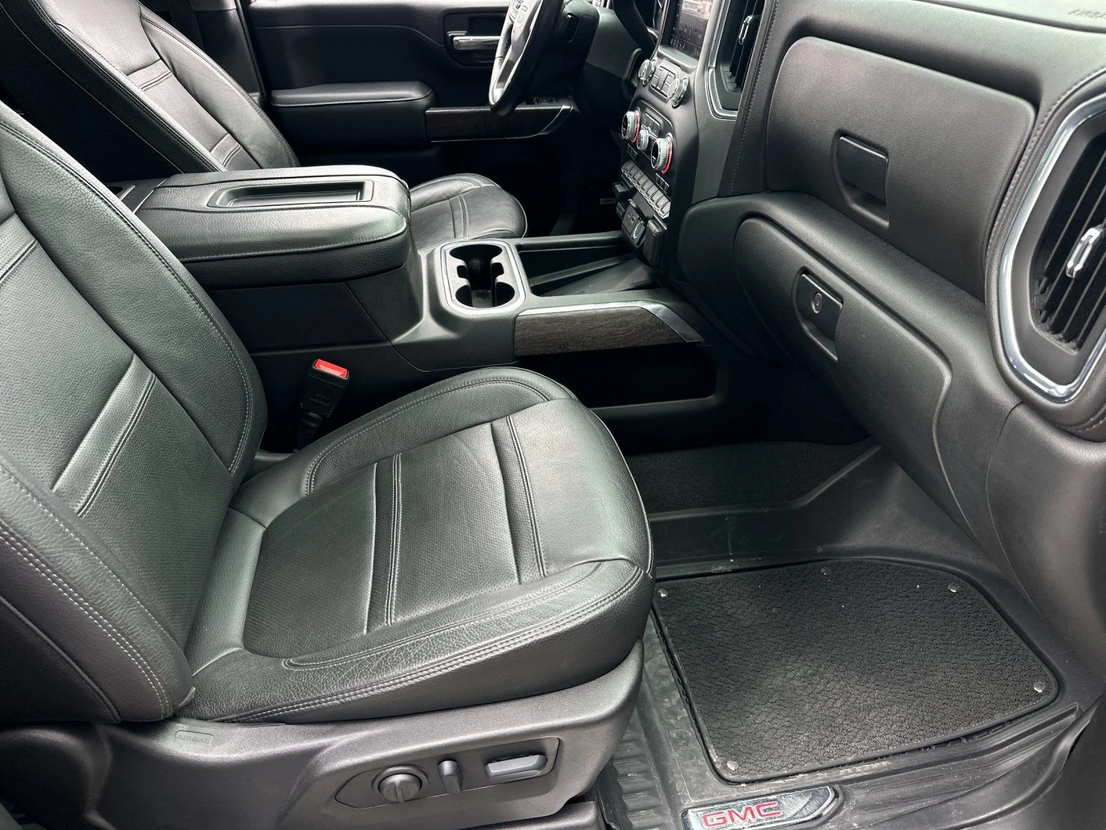 Used 2022 Ebony Twilight Metallic GMC Denali image 14