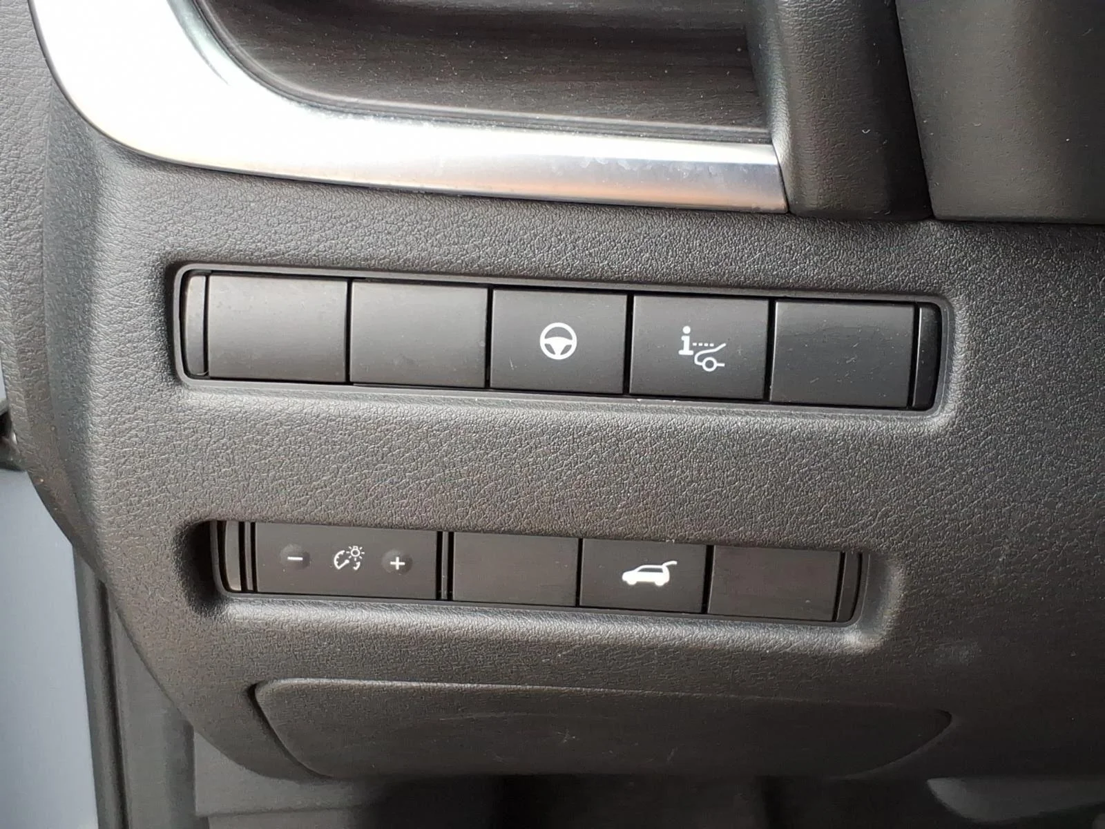 Used 2022 Boulder Gray Pearl/Super Black Nissan Platinum image 17