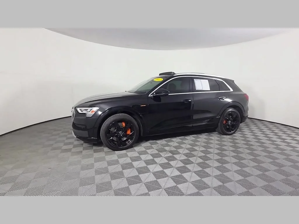 Used 2022 Brilliant Black Audi Premium image 47