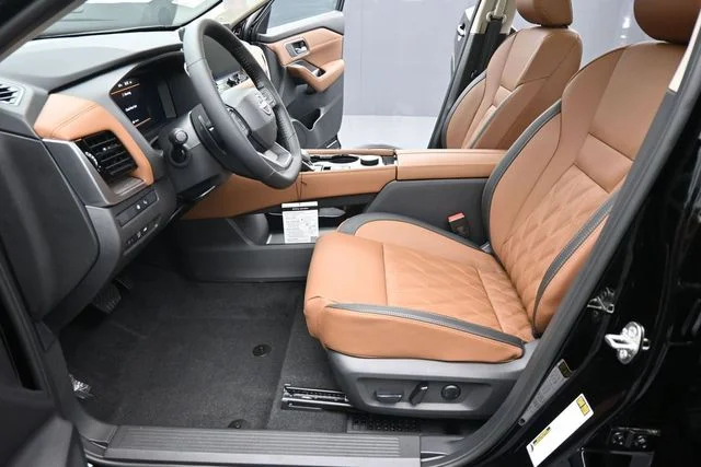 New 2026 Black Nissan Platinum image 30