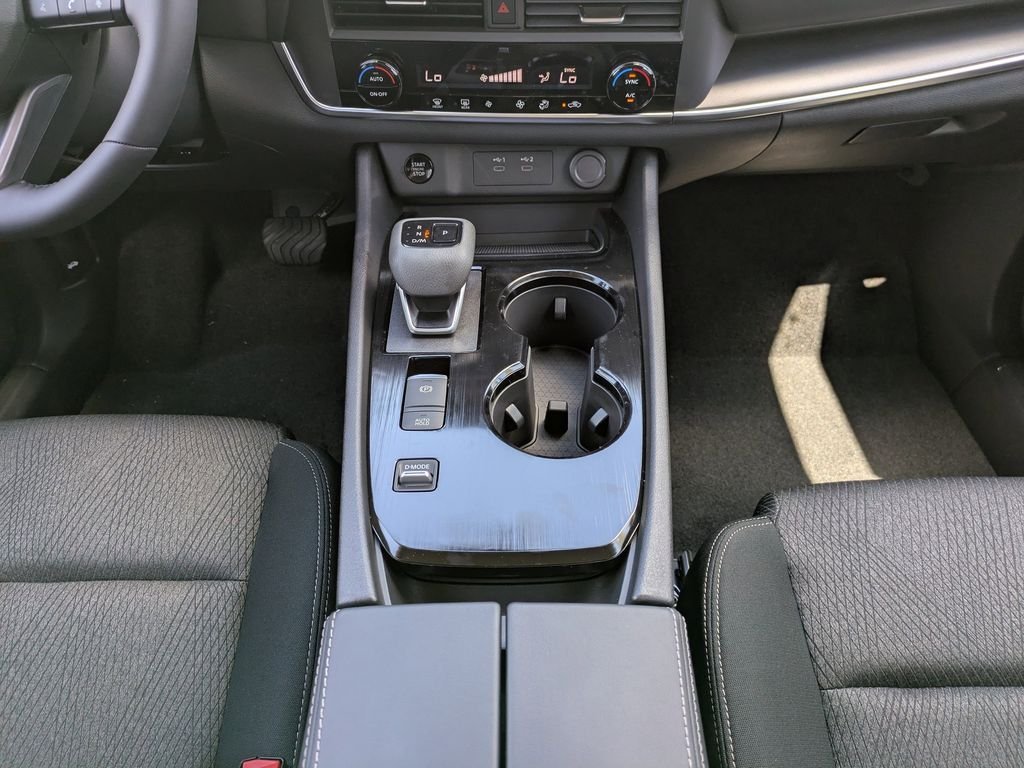 2026 Nissan Rogue SV - Photo 18