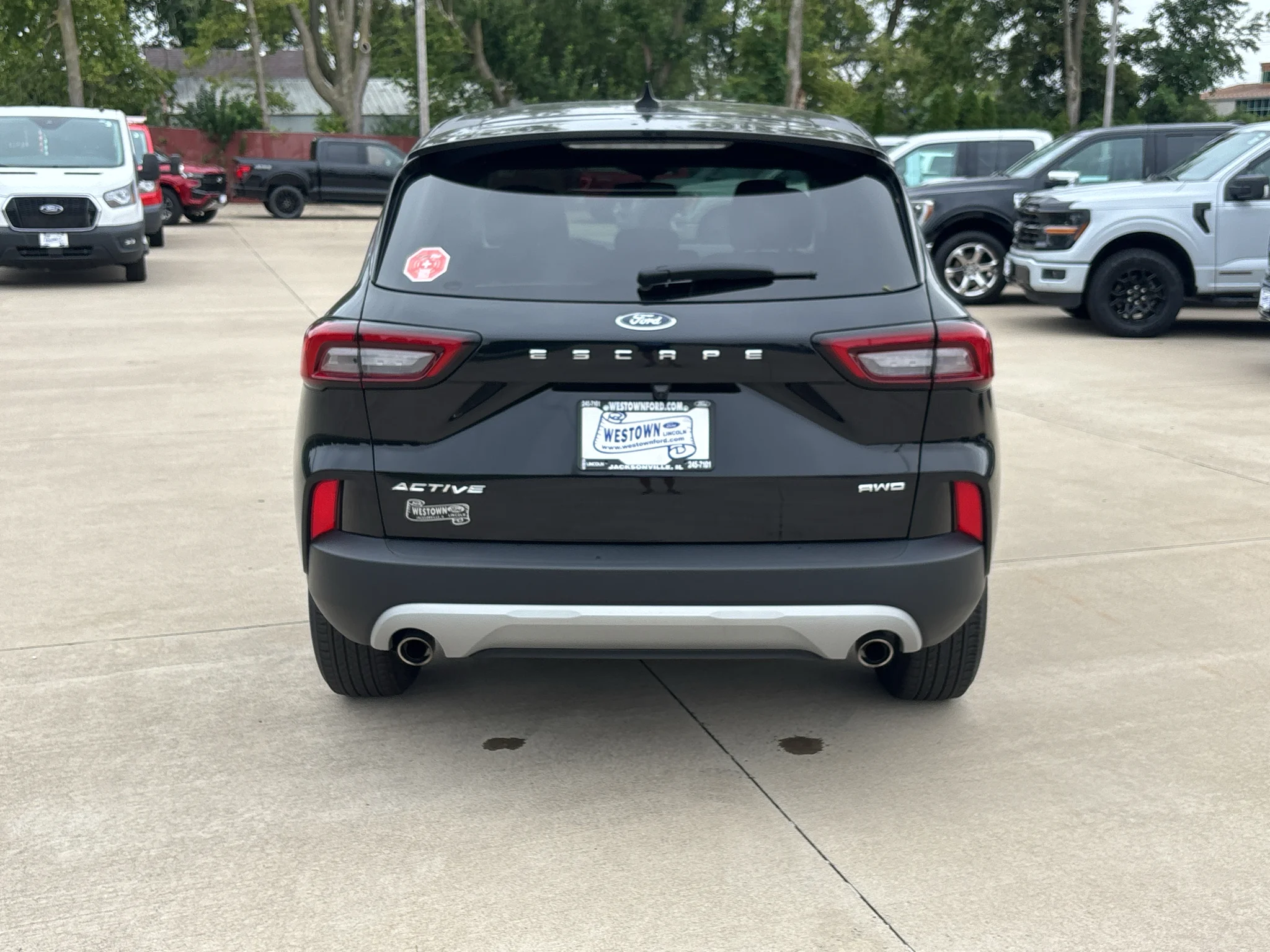 Used 2025 Agate Black Metallic Ford Active image 5