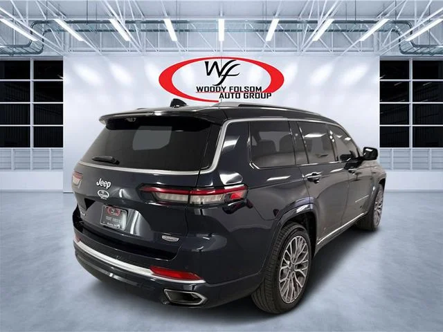 Used 2023 Black Jeep Summit image 4