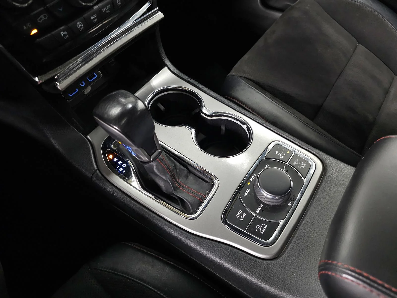 Used 2020 Black Jeep Trailhawk image 29