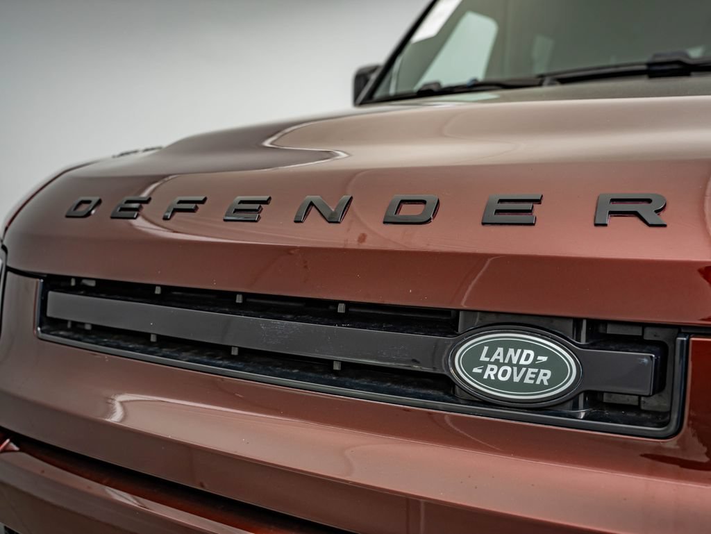 Used 2024 Sedona Red Land Rover X-Dynamic SE image 12