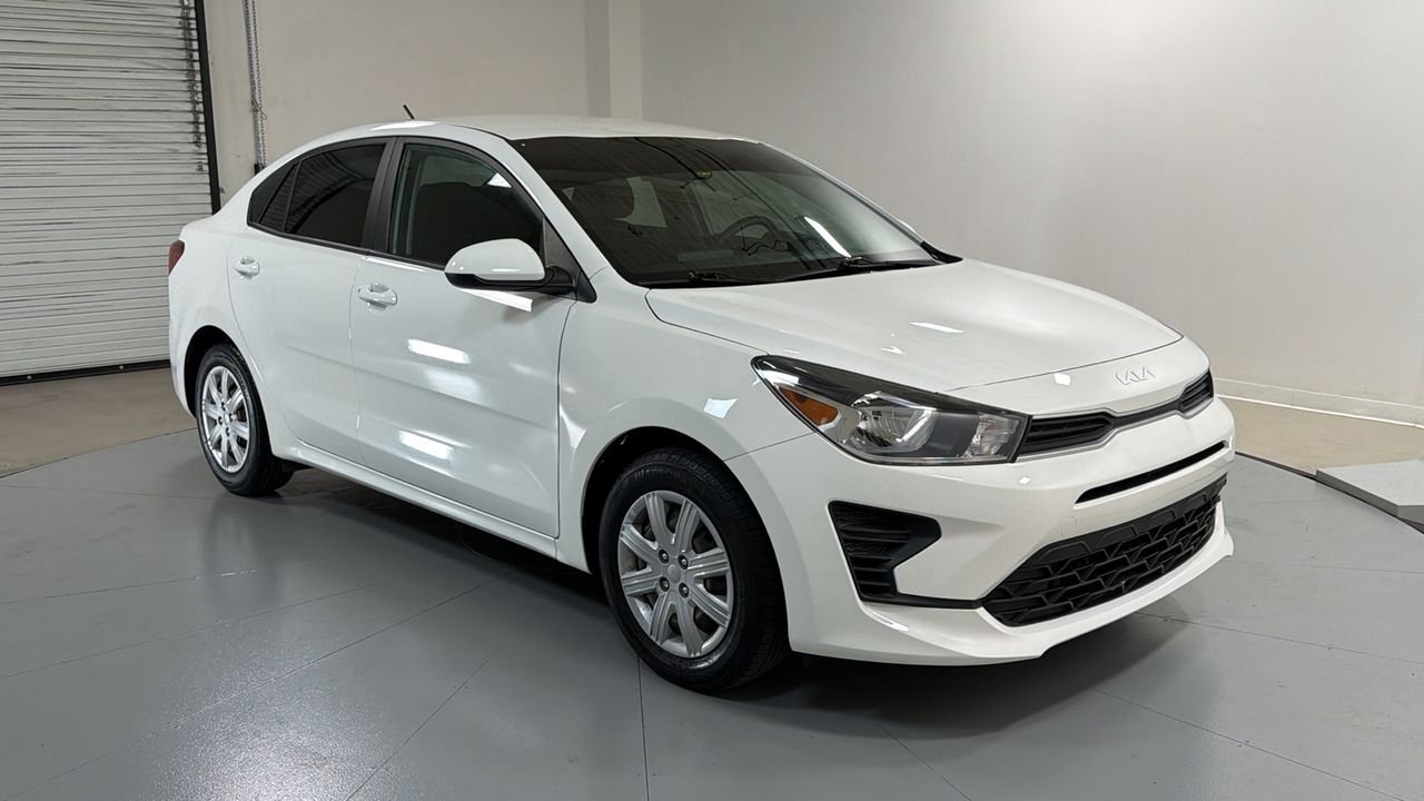 Used 2022 White Kia LX image 3