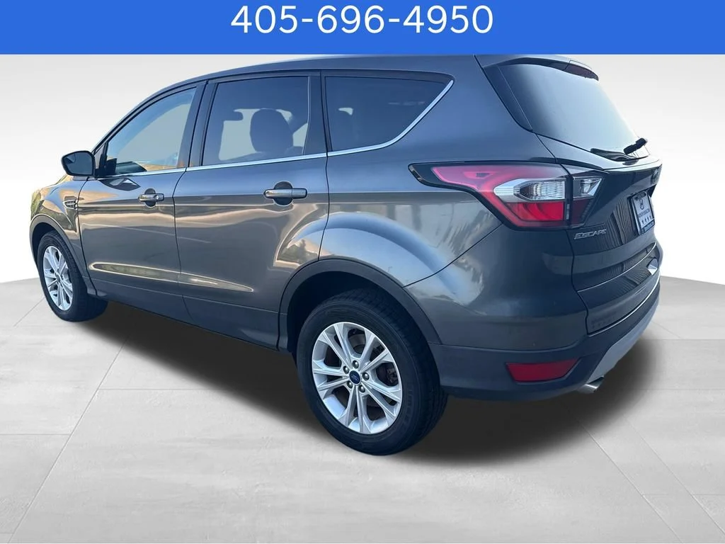 Pre-Owned 2017 Ford Escape SE