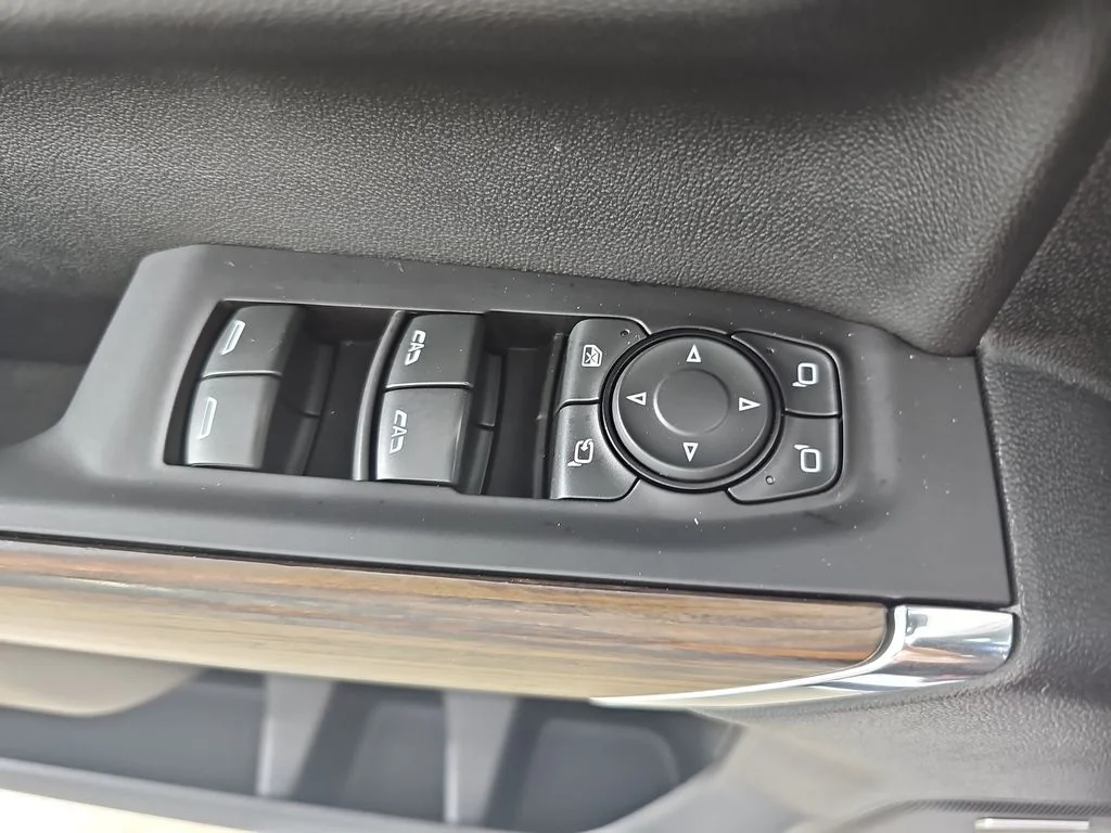 Used 2020 Beige Chevrolet High Country image 34