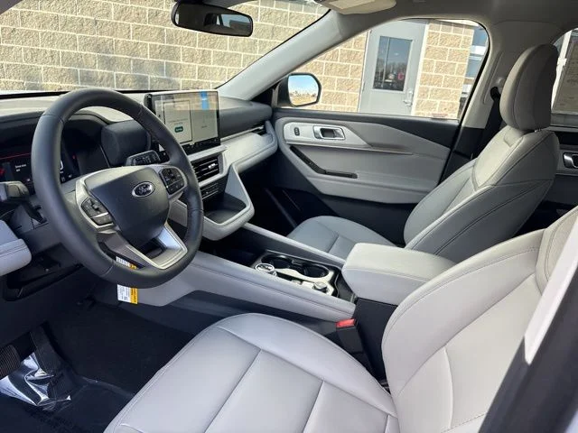 New 2026 Space White Metallic Ford Active image 16