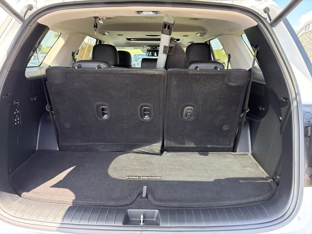 Used 2022 White Hyundai SEL image 15