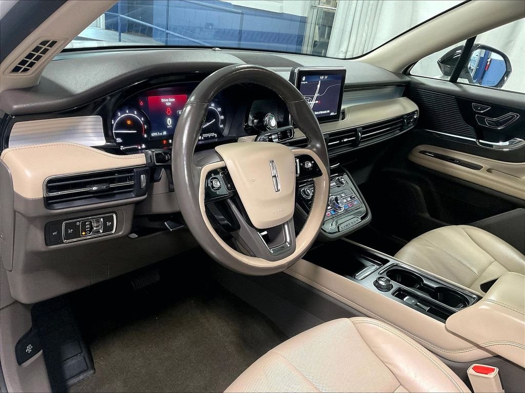 Used 2020 White Lincoln Standard image 8