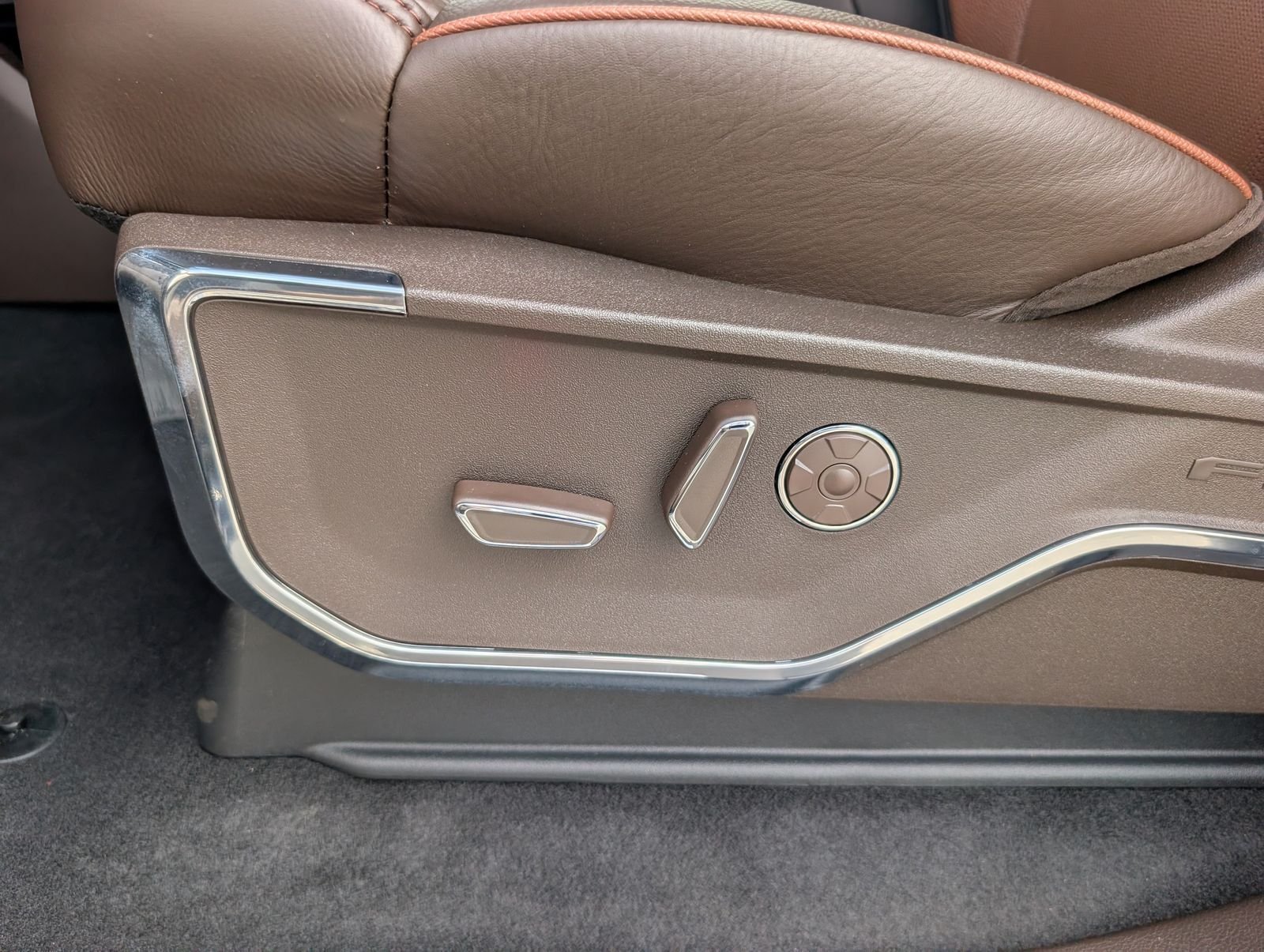 New 2026 Antimatter Blue Metallic Ford King Ranch image 17