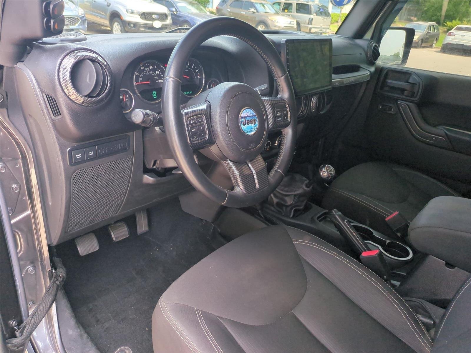 Used 2017 Granite Crystal Metallic Clearcoat Jeep Rubicon image 18