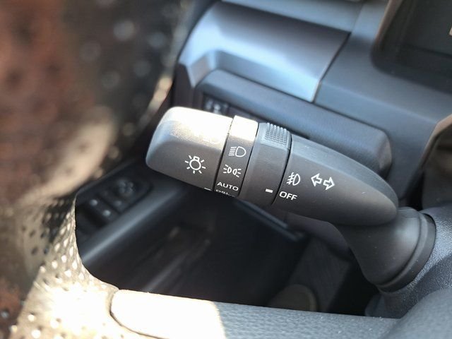 Used 2025  Toyota SR5 image 25