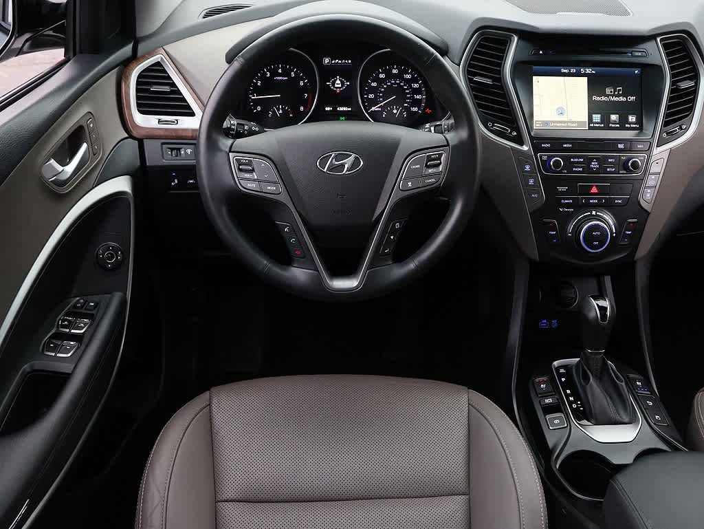 Used 2017 Iron Frost Hyundai SE Ultimate image 13