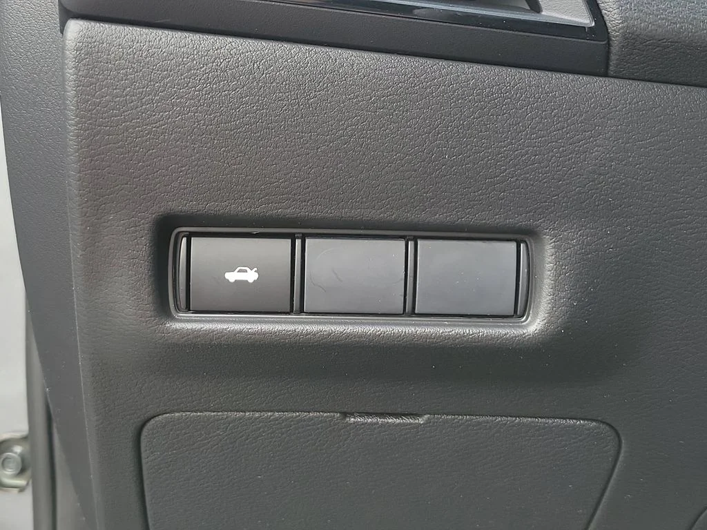 New 2026 Gray Nissan SR image 23