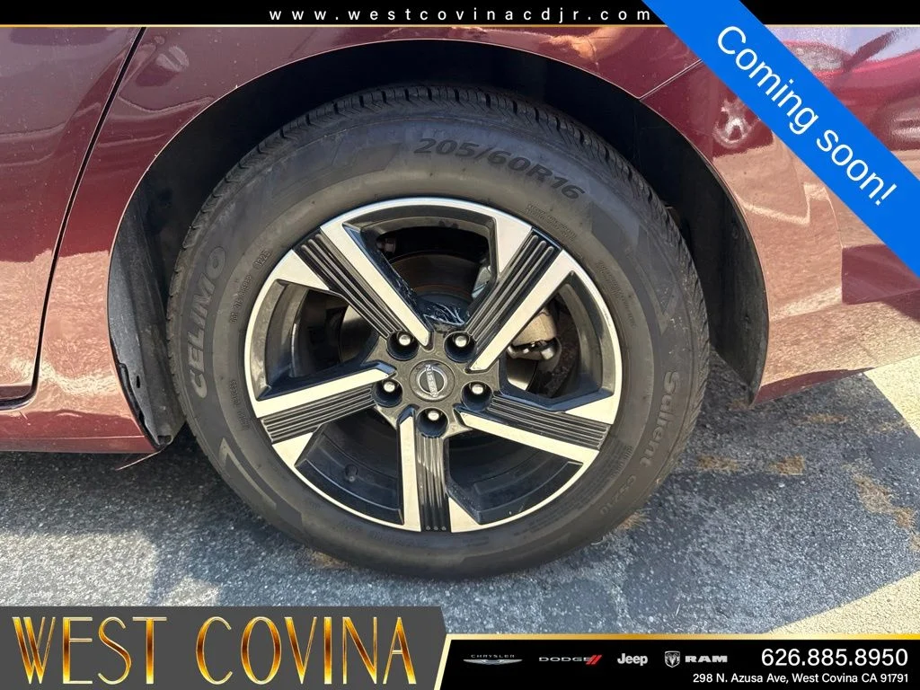 Used 2024  Nissan SV image 4