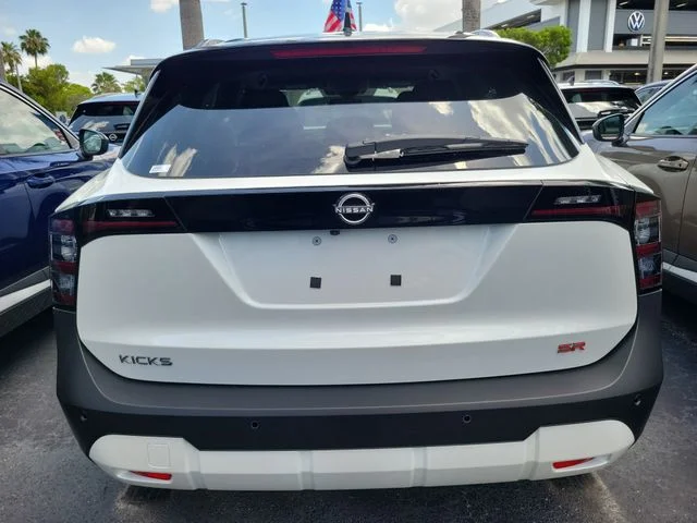 New 2026 Aspen White TriCoat / Super Black Two-tone Nissan SR image 5