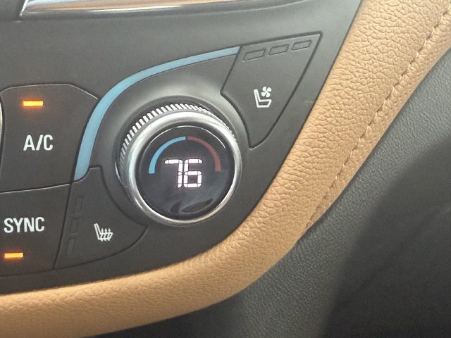 Used 2021 IRIDESCENT PEARL TRICOAT Chevrolet Premier image 25