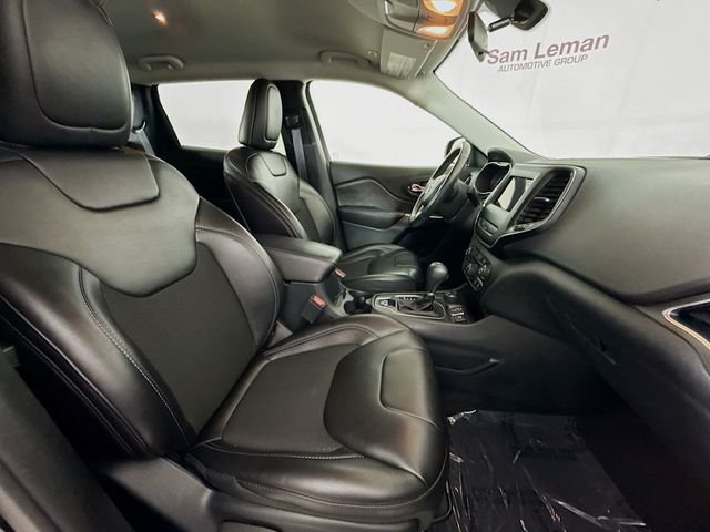 Used 2019 Black Jeep Latitude Plus image 25