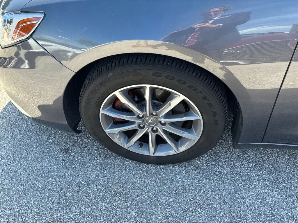 Used 2018  Acura 2.4L image 11