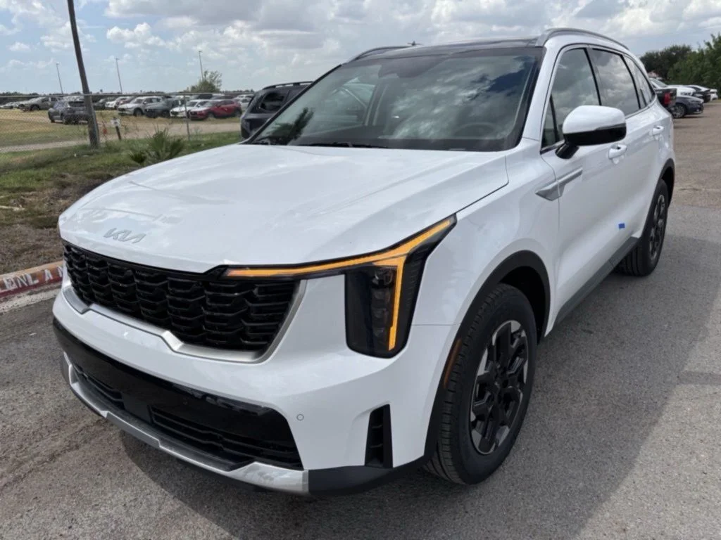 New 2026 White Kia S image 6