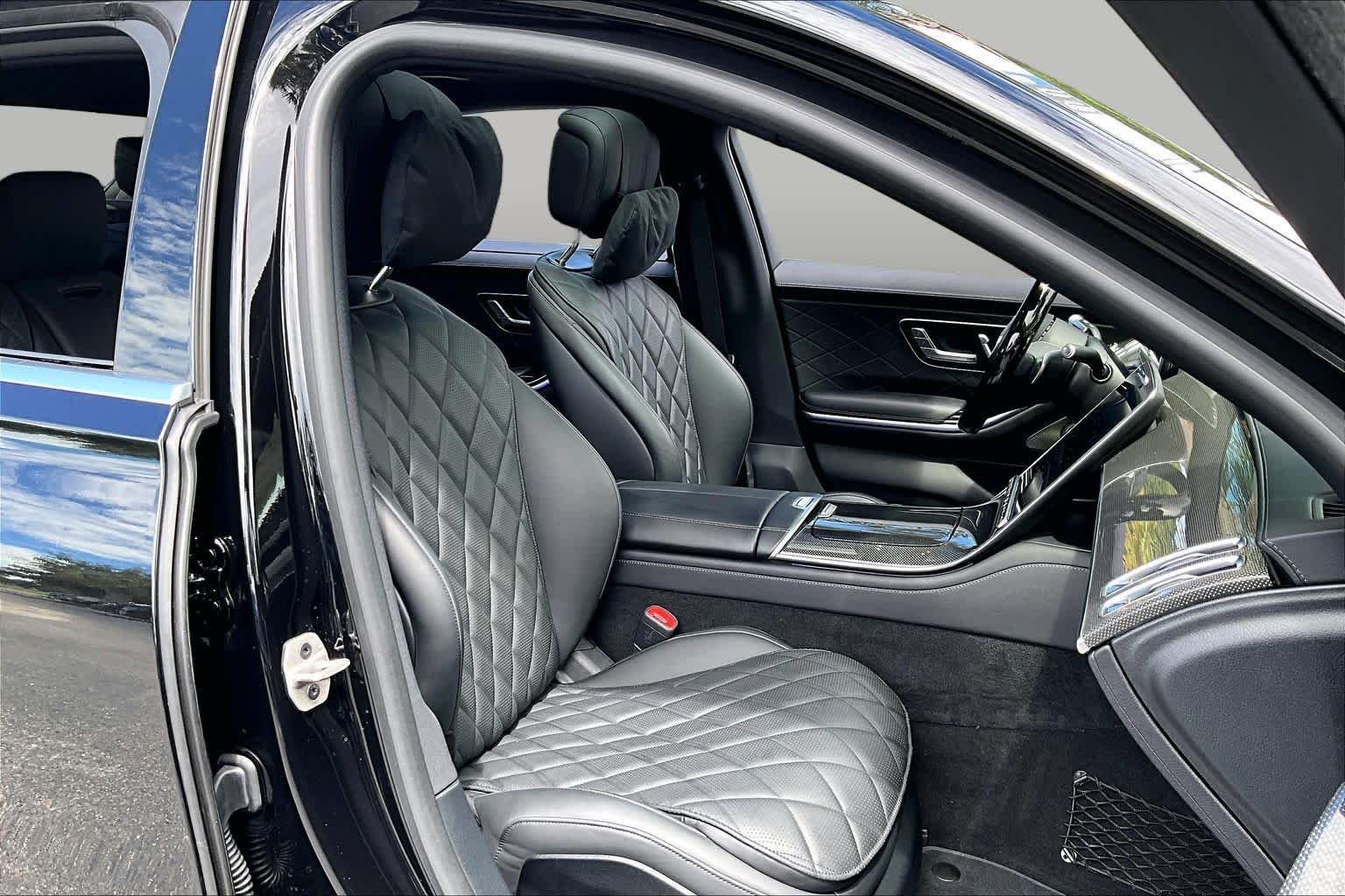 Used 2025 Obsidian Black Metallic Mercedes-Benz S 500 image 9