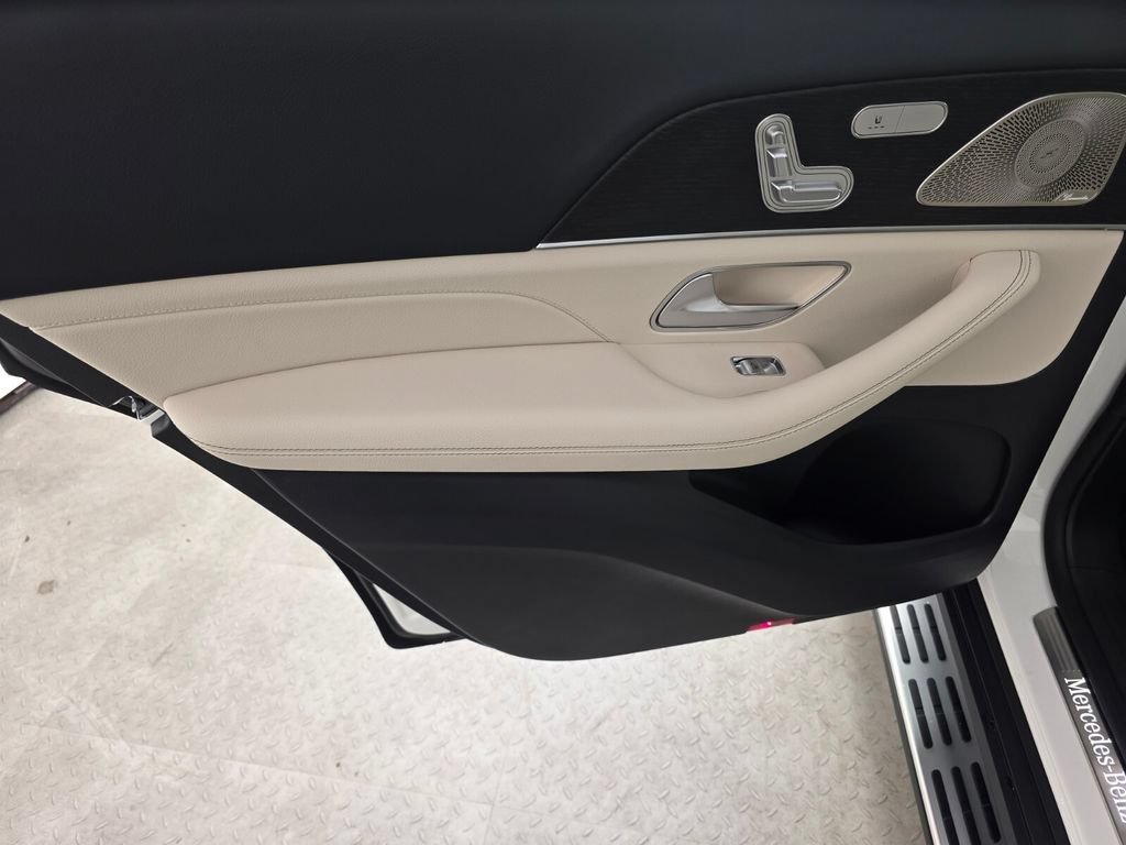 New 2026 Polar White Mercedes-Benz GLS 450 image 29