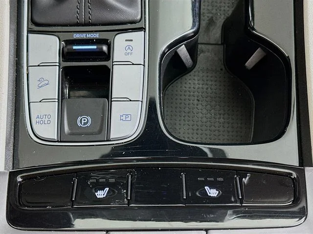 Certified Used 2023 Black Hyundai SEL image 19