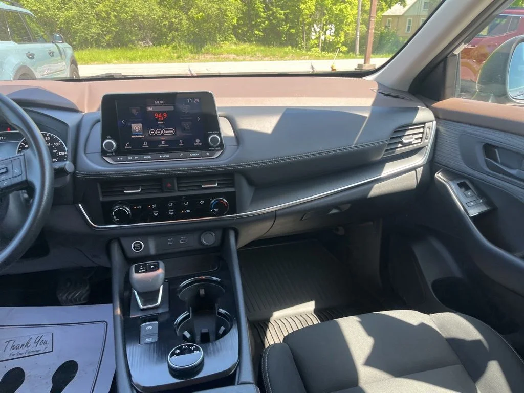 Used 2023 Gray Nissan S image 13