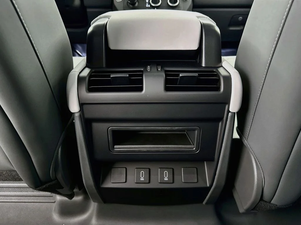 New 2026 Santorini Black Land Rover S image 27