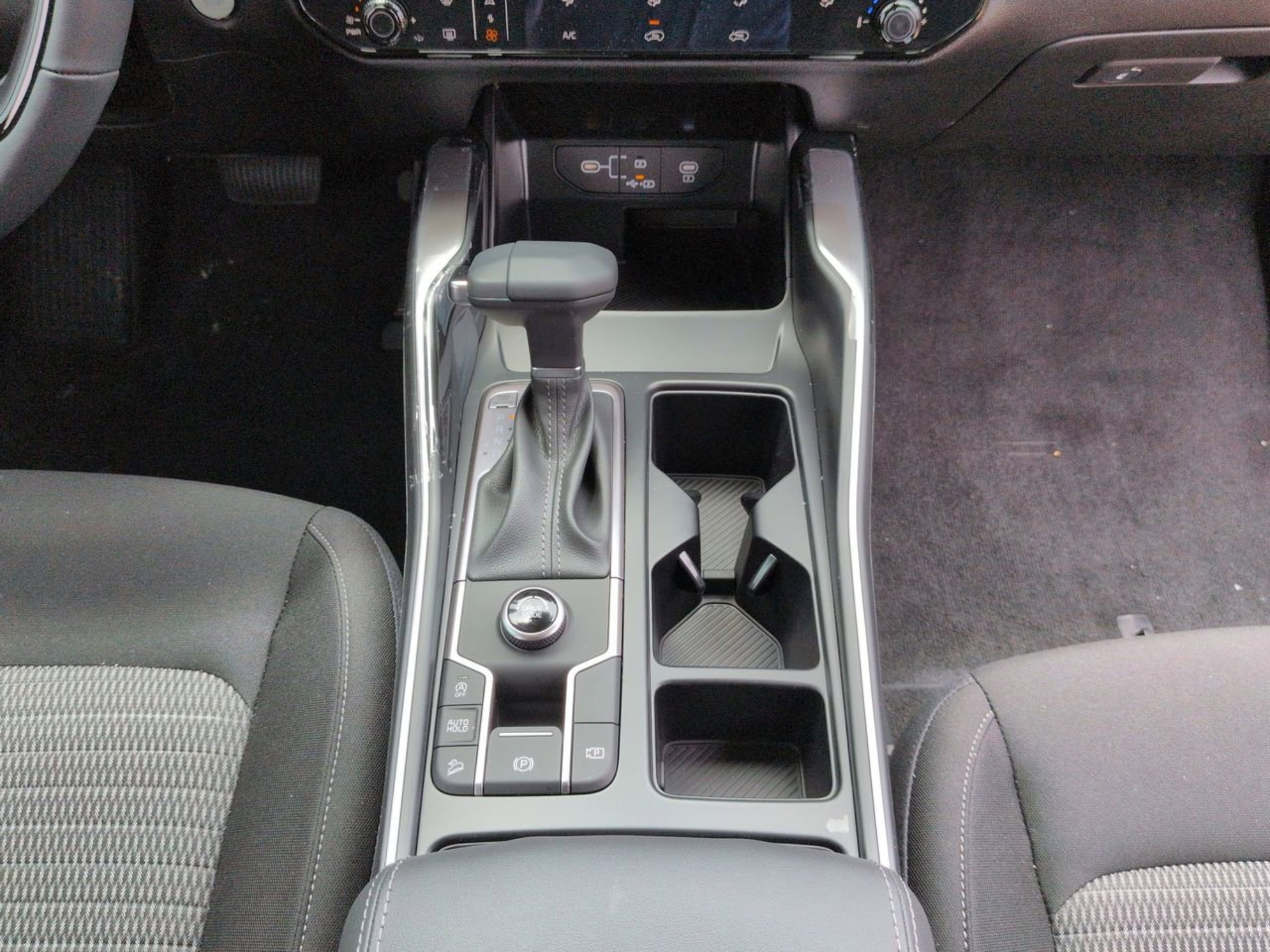 New 2026 Glacial White Pearl Kia LX image 17