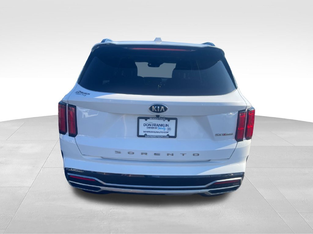 Used 2021 White Kia SX-Prestige image 4