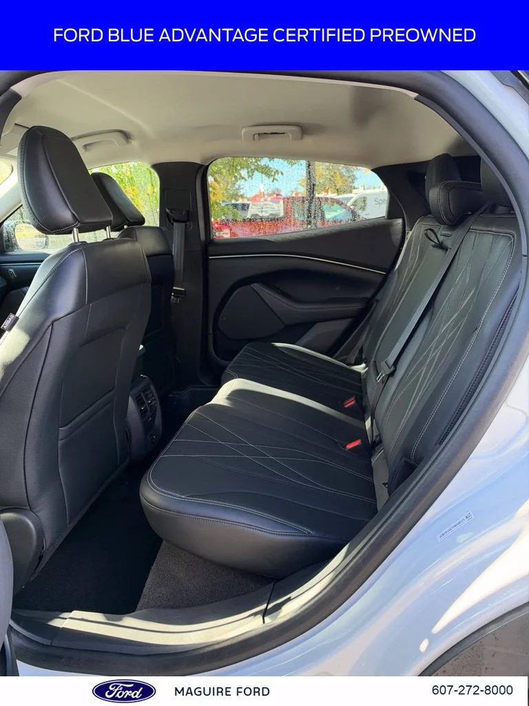 Used 2023 White Metallic Ford Select image 10