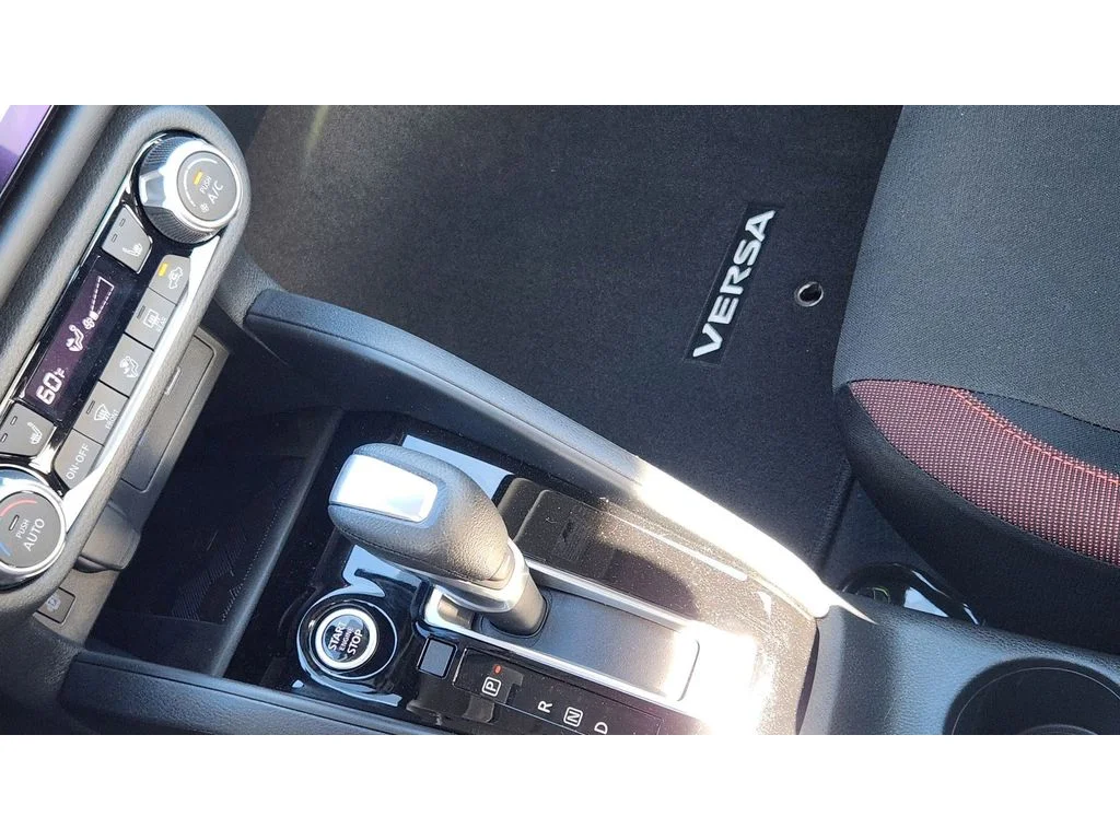 2025 Nissan Versa Sedan SR - Photo 22