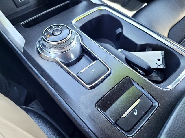 Used 2017 White Ford SE image 19